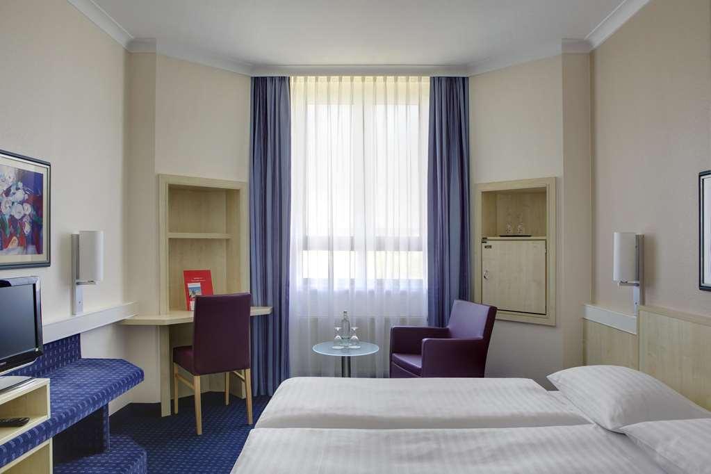 Intercityhotel Ульм Номер фото