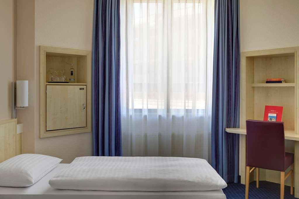 Intercityhotel Ульм Номер фото