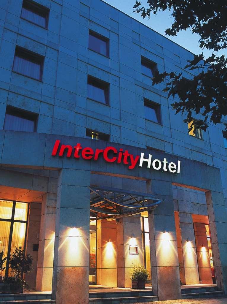 Intercityhotel Ульм Экстерьер фото