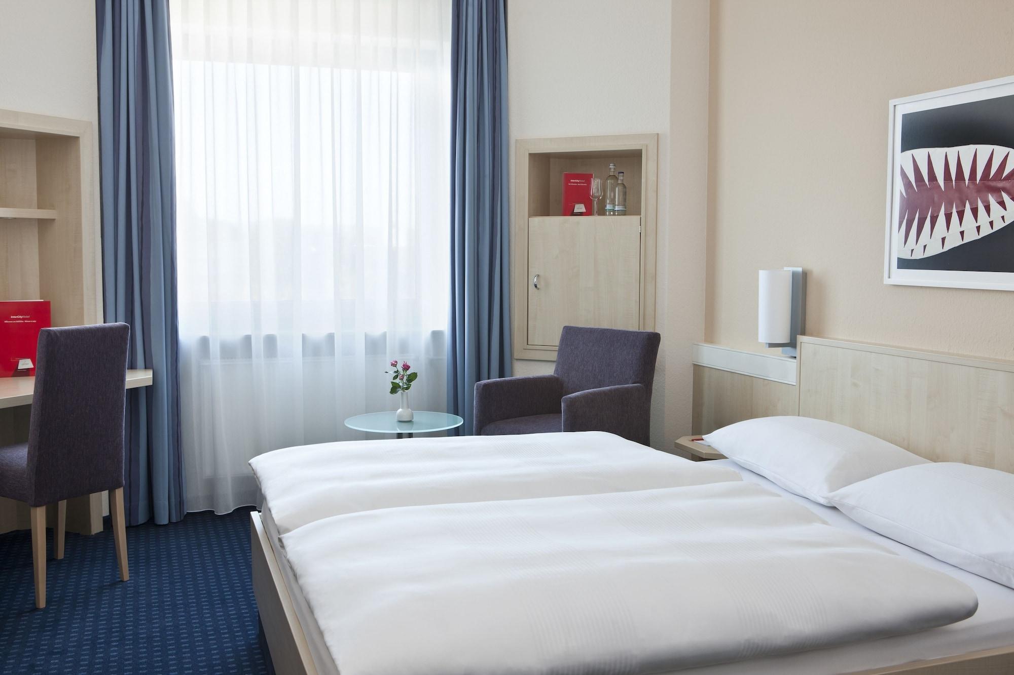 Intercityhotel Ульм Экстерьер фото