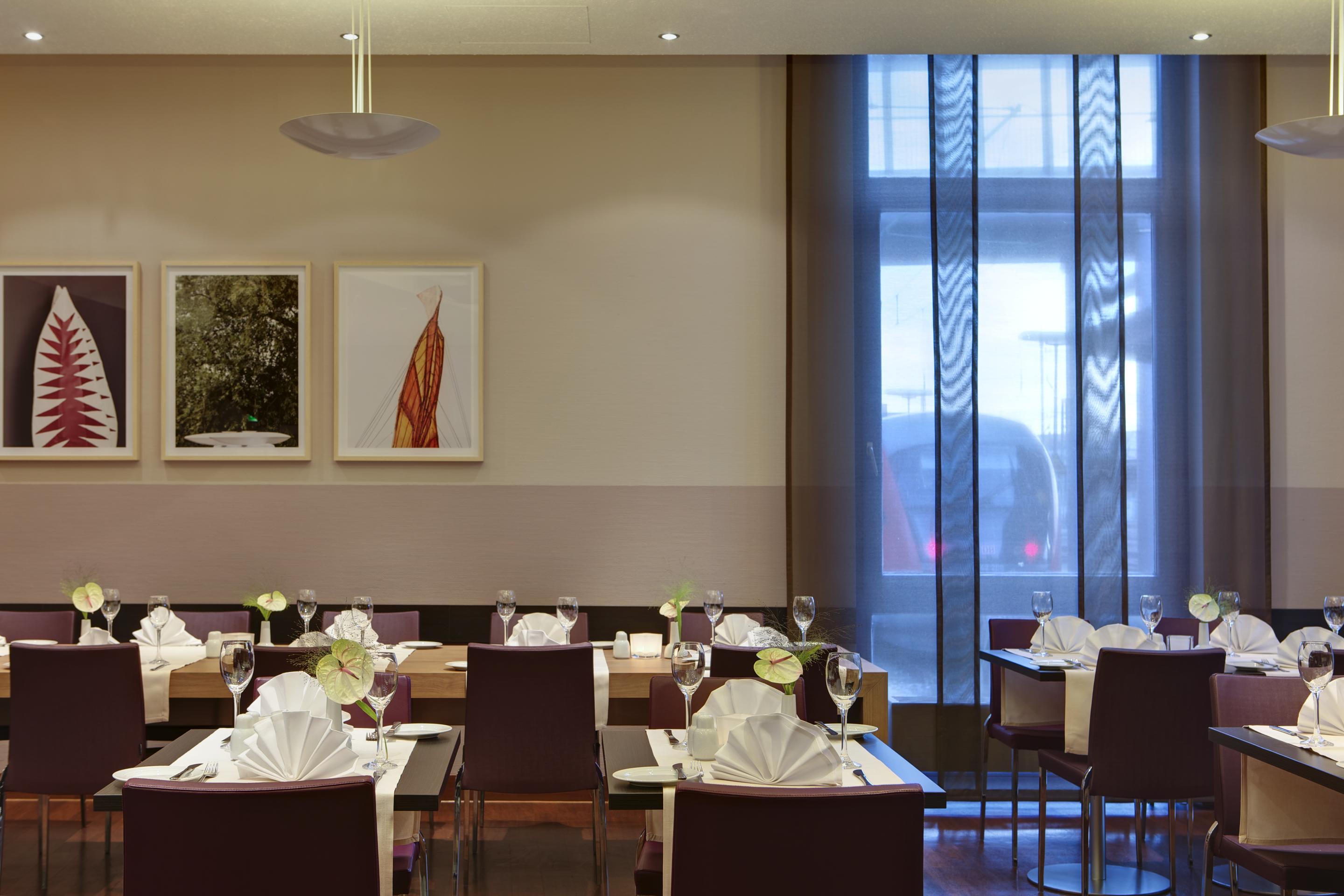 Intercityhotel Ульм Экстерьер фото