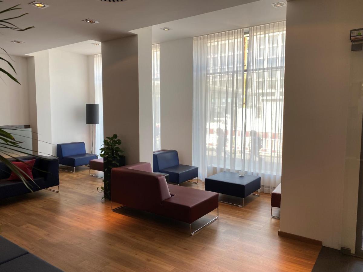 Intercityhotel Ульм Экстерьер фото