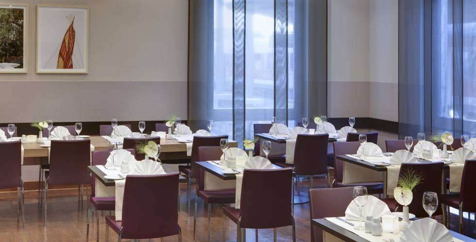 Intercityhotel Ульм Экстерьер фото