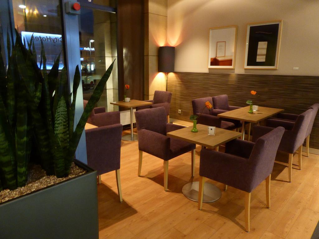 Intercityhotel Ульм Экстерьер фото