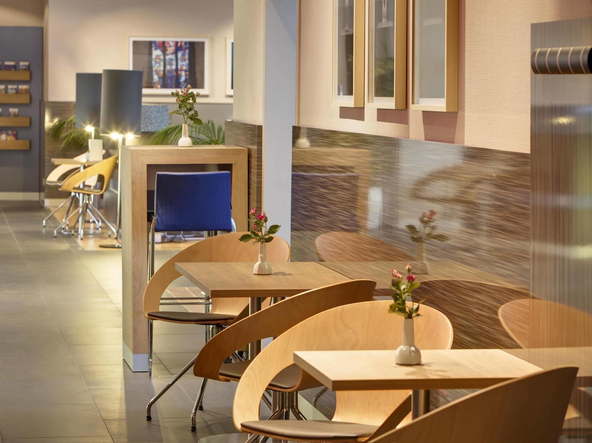 Intercityhotel Ульм Экстерьер фото